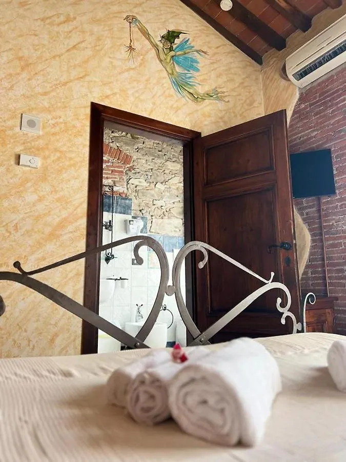 Corte Dei Folletti Lucca Bed & Breakfast